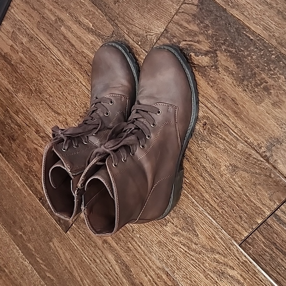 American eagle boots